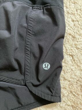 Lululemon women’s running shorty shorts (4)